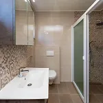 2 Bedroom Front In * Rtina