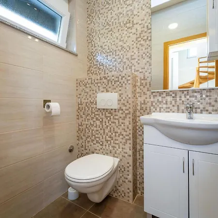 2 Bedroom Front In * ريتنا