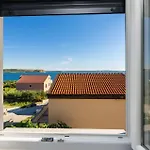 Appartement 2 Bedroom Front In *