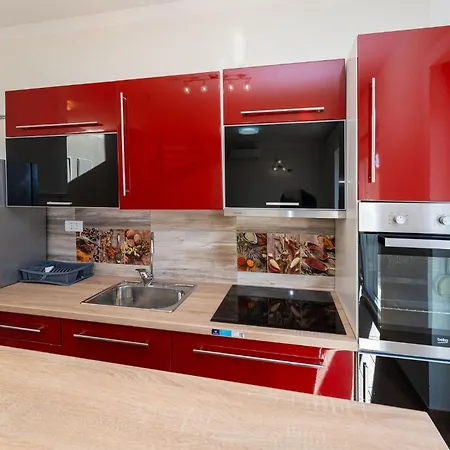 2 Bedroom Front In *